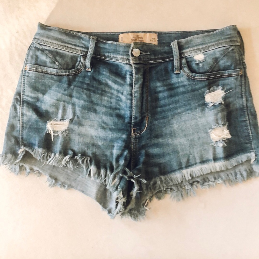 Hollister distressed denim shorts. Size 9/29”